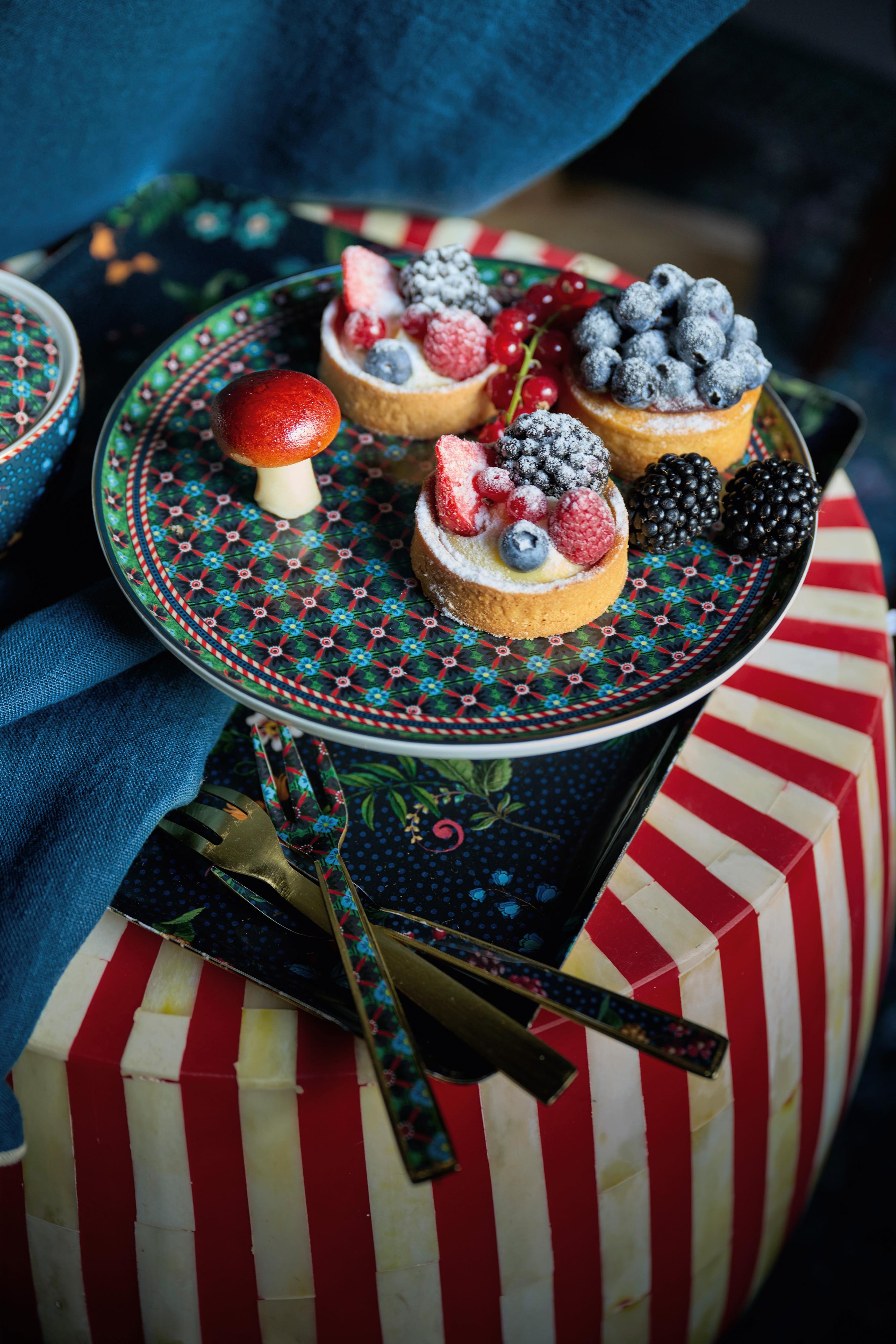 Mini Cake Tray Clover Green 21cm